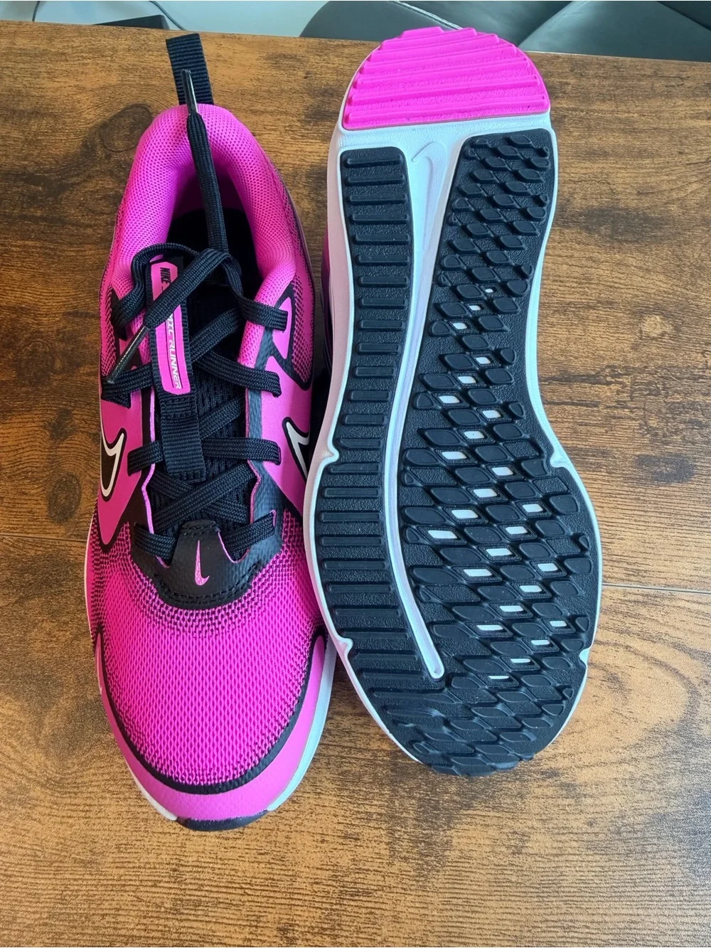 Nike Women's Bright Pink and Black Athletic Sneakers